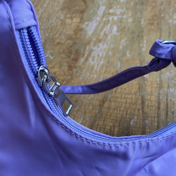 Elegant Lavender Shoulder Bag - Picture 2 of 7